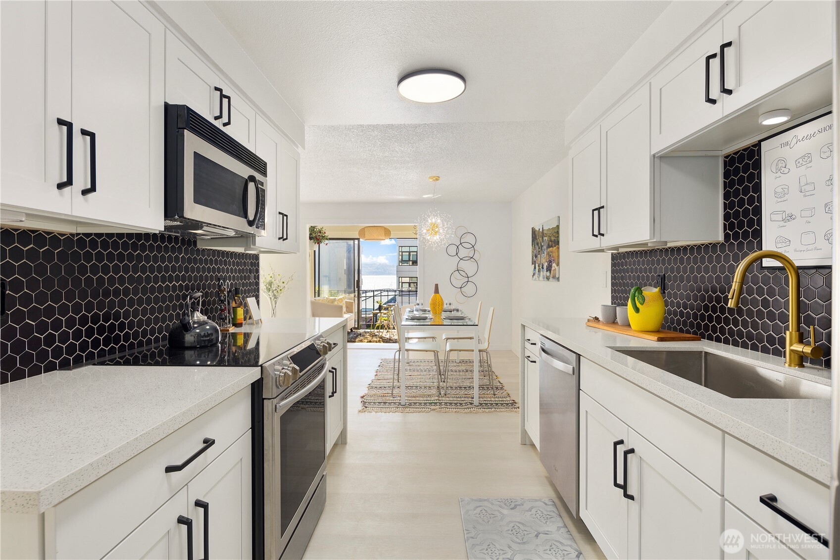 22532 6th Avenue S Seattle WA 98198