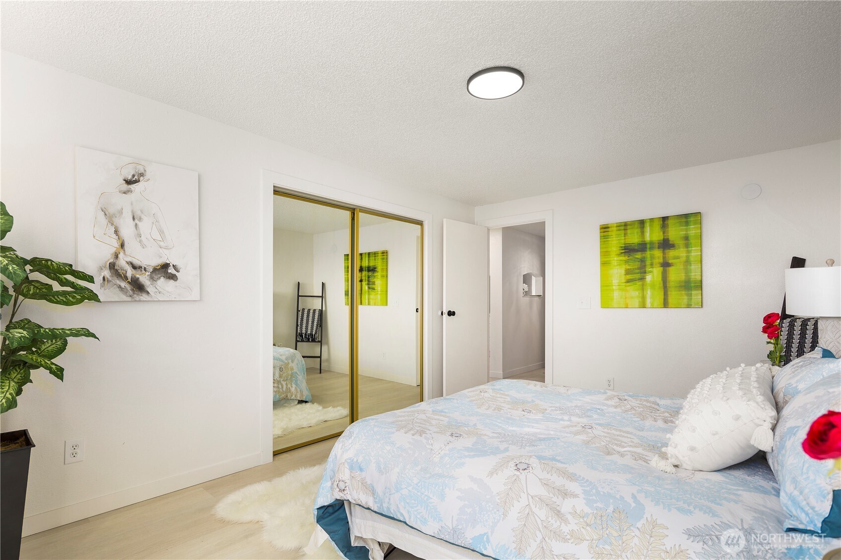 22532 6th Avenue S Seattle WA 98198