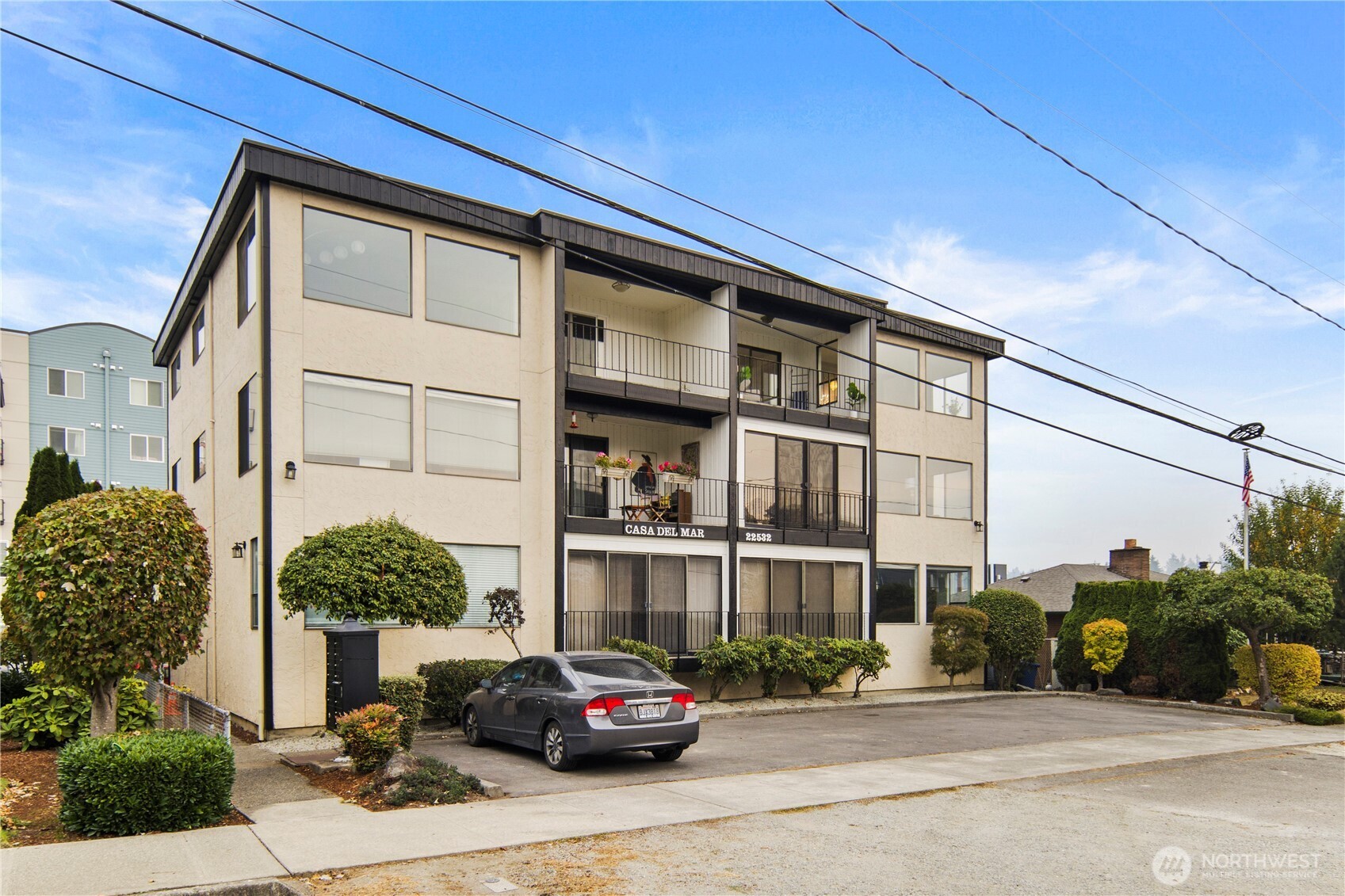 22532 6th Avenue S Seattle WA 98198
