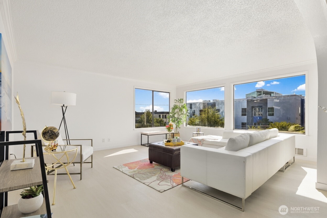 22532 6th Avenue S Seattle WA 98198