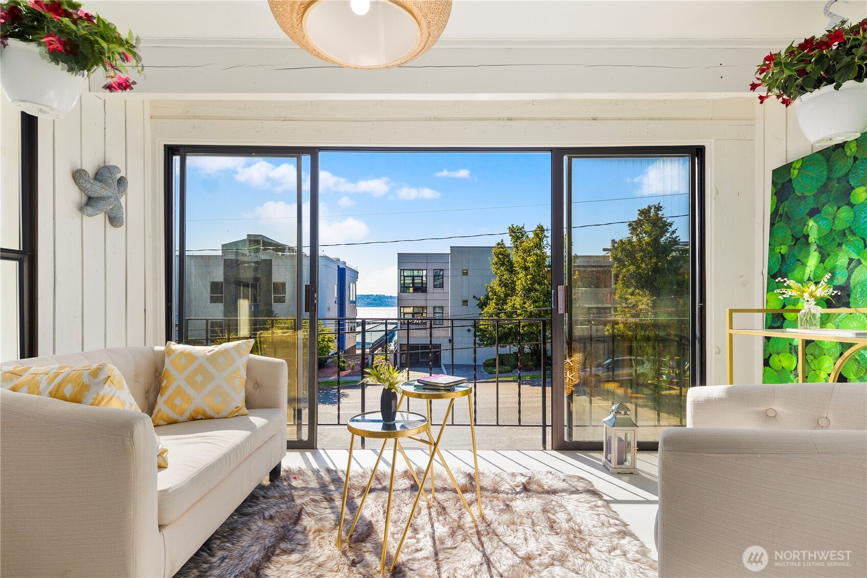 22532 6th Avenue S Seattle WA 98198