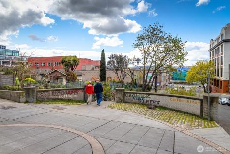 2607 Western Avenue Seattle WA 98121
