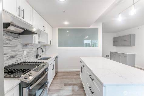 76 Cedar Street Seattle WA 98121