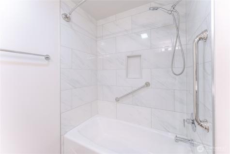 76 Cedar Street Seattle WA 98121