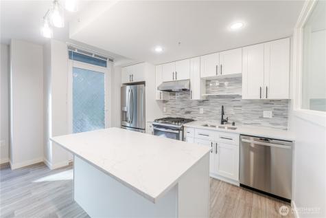 76 Cedar Street Seattle WA 98121