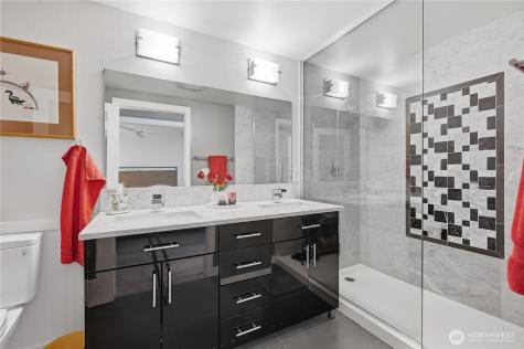 76 Cedar Street Seattle WA 98121