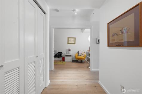 76 Cedar Street Seattle WA 98121