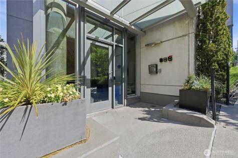76 Cedar Street Seattle WA 98121
