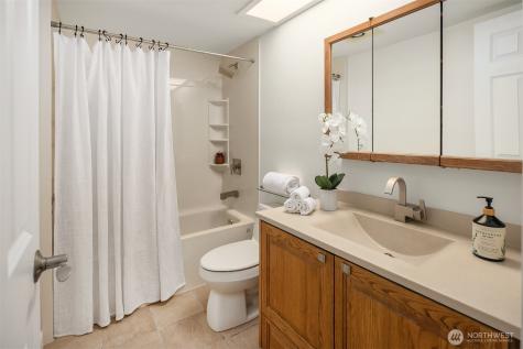 8652 164th Avenue NE Redmond WA 98052