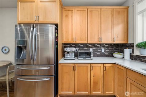 23000 NE 8th Sammamish WA 98074