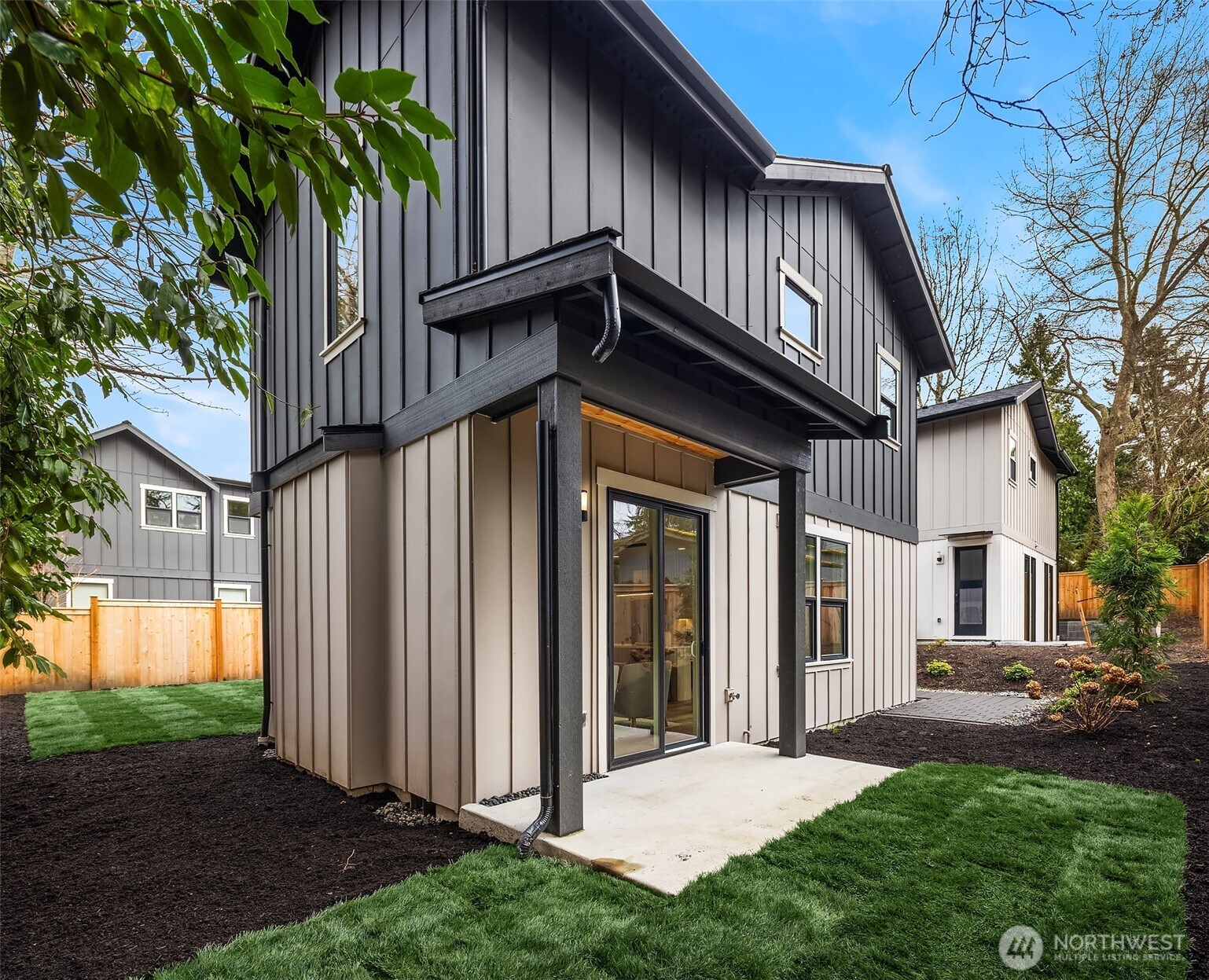 817 18th Avenue W Kirkland WA 98033