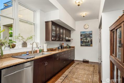 1009 Western Avenue Seattle WA 98104