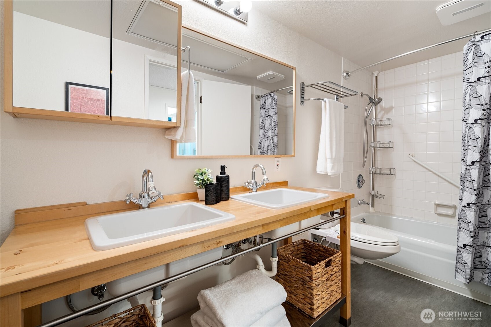 1605 5th Avenue N Seattle WA 98109