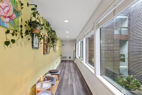 611 S State Street Kirkland WA 98033