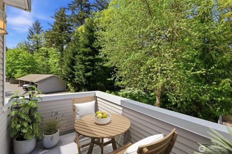 601 12th Avenue NW Issaquah WA 98027