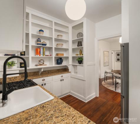 129 Warren Avenue N Seattle WA 98109