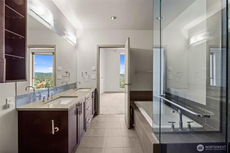 10610 NE 9th Place Bellevue WA 98004
