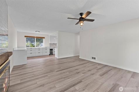 8823 Holly Drive Everett WA 98208