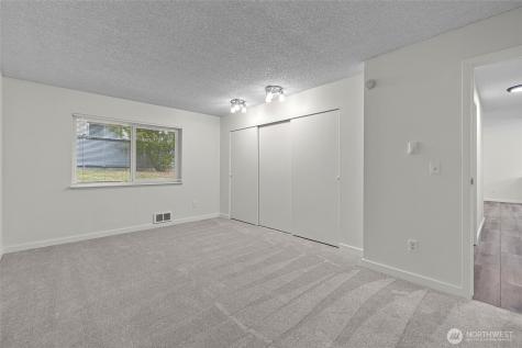 8823 Holly Drive Everett WA 98208