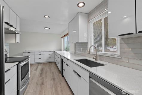 8823 Holly Drive Everett WA 98208