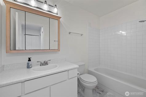 8823 Holly Drive Everett WA 98208