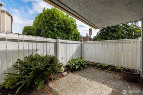 8823 Holly Drive Everett WA 98208