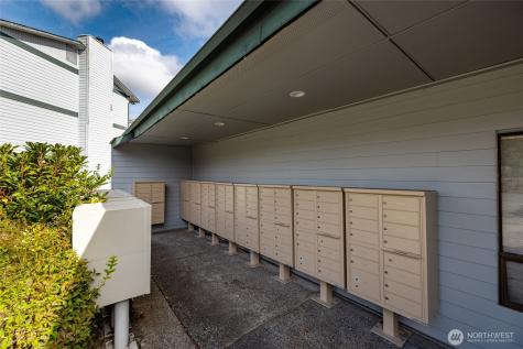 8823 Holly Drive Everett WA 98208