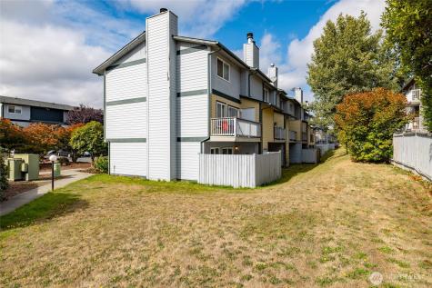 8823 Holly Drive Everett WA 98208