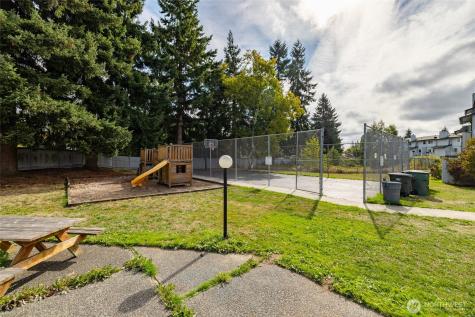 8823 Holly Drive Everett WA 98208