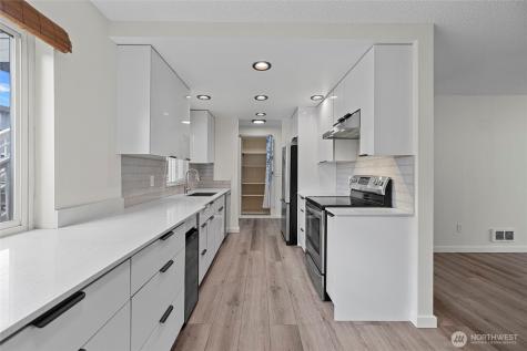 8823 Holly Drive Everett WA 98208