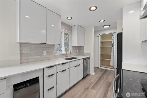 8823 Holly Drive Everett WA 98208