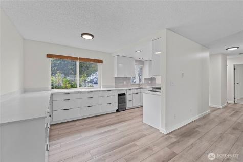 8823 Holly Drive Everett WA 98208