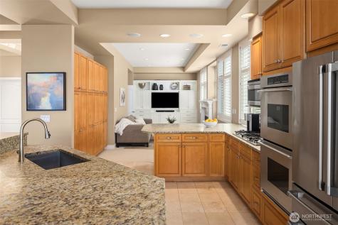 5726 Lake Washington Boulevard NE Kirkland WA 98033