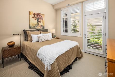 5726 Lake Washington Boulevard NE Kirkland WA 98033