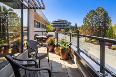 5726 Lake Washington Boulevard NE Kirkland WA 98033