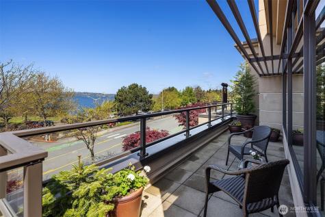 5726 Lake Washington Boulevard NE Kirkland WA 98033