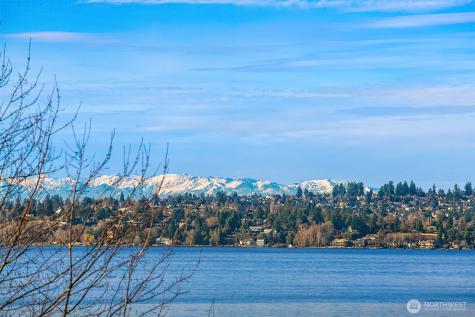5726 Lake Washington Boulevard NE Kirkland WA 98033