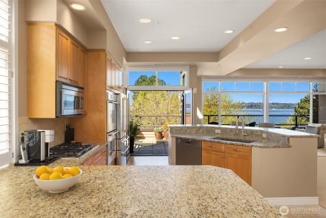 5726 Lake Washington Boulevard NE Kirkland WA 98033