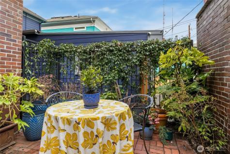1120 17th Avenue Seattle WA 98122
