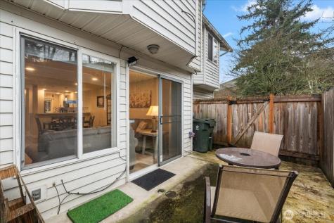 931 4th Avenue N Kent WA 98032