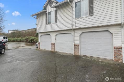 931 4th Avenue N Kent WA 98032