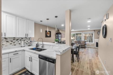 931 4th Avenue N Kent WA 98032