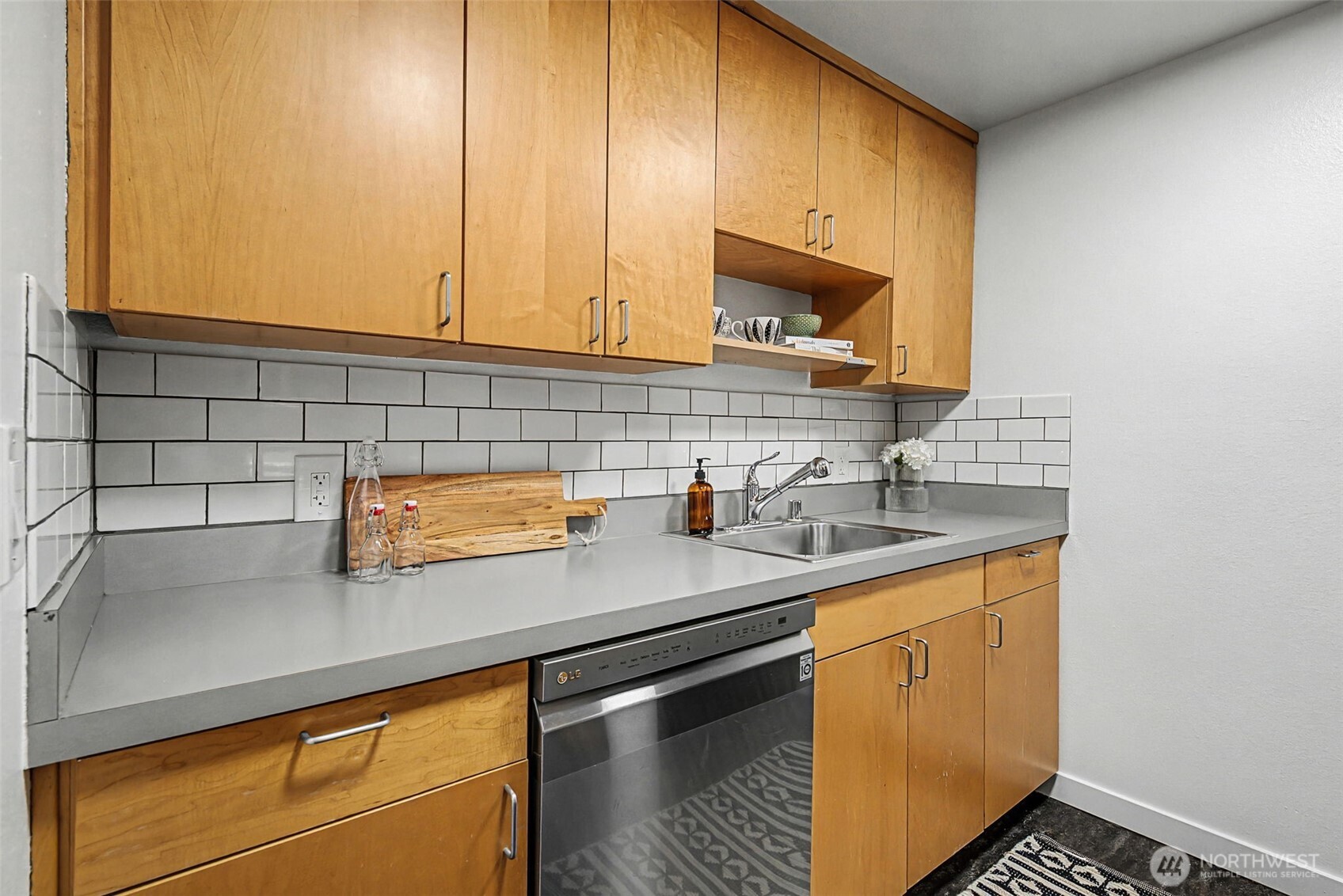 4111 Whitman Avenue N Seattle WA 98103