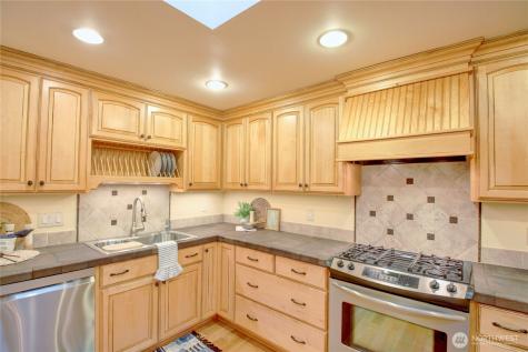 12454 Gwen Drive Burlington WA 98233