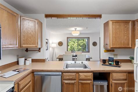 12840 SE 40th Court Bellevue WA 98006