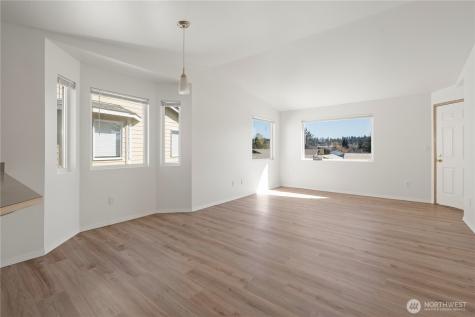 537 NE Ellis Way Oak Harbor WA 98277