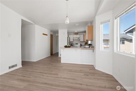 537 NE Ellis Way Oak Harbor WA 98277