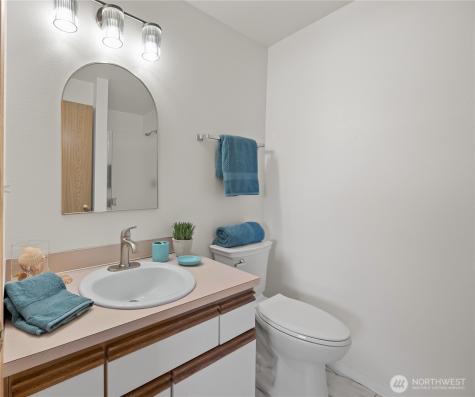 537 NE Ellis Way Oak Harbor WA 98277