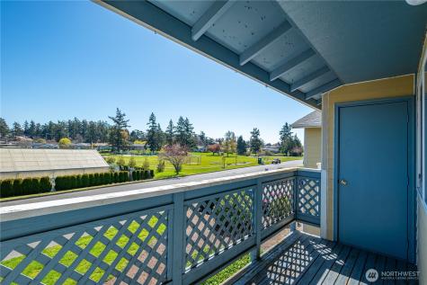 537 NE Ellis Way Oak Harbor WA 98277