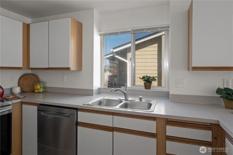 537 NE Ellis Way Oak Harbor WA 98277